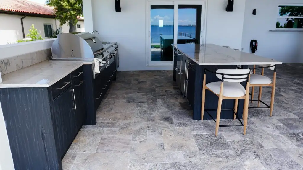 Modern custom outdoor kitchen design by Florida Design Works in Bradenton.